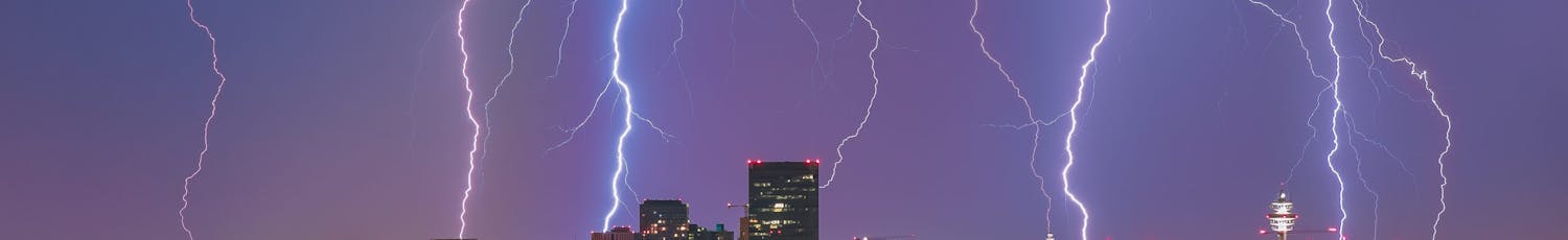 Lynnedslag over storby